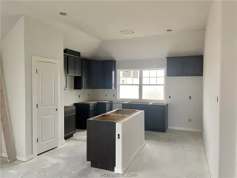 3185 Brady Ct, Bryan, TX 77808 photo 2