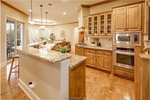 3301 Willow Ridge Dr, Bryan, TX 77807 photo 8