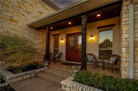 3301 Willow Ridge Dr, Bryan, TX 77807 photo 2