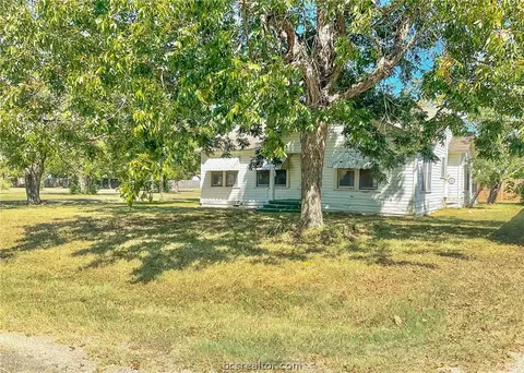 406 E Jack St, Bremond, TX 76629 photo 3