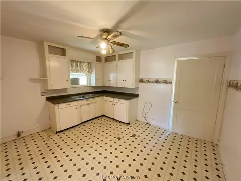 406 E Jack St, Bremond, TX 76629 photo 11