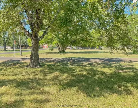 406 E Jack St, Bremond, TX 76629 photo 5