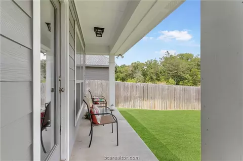 2002 Dumfries Dr, Bryan, TX 77807 photo 18