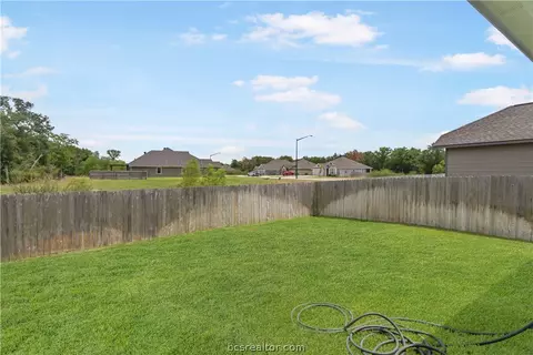 2002 Dumfries Dr, Bryan, TX 77807 photo 19
