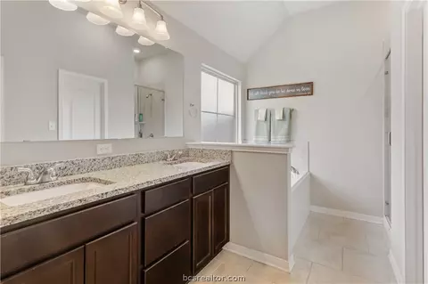 2002 Dumfries Dr, Bryan, TX 77807 photo 13