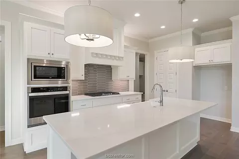 3321 Stoneleigh Rd, Bryan, TX 77808 photo 5
