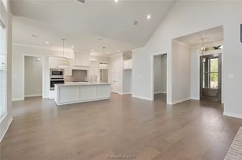 3321 Stoneleigh Rd, Bryan, TX 77808 photo 4