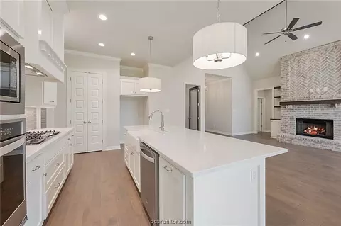 3321 Stoneleigh Rd, Bryan, TX 77808 photo 7