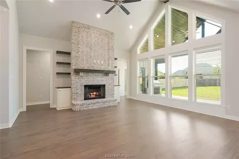 3321 Stoneleigh Rd, Bryan, TX 77808 photo 2