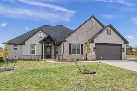 3321 Stoneleigh Rd, Bryan, TX 77808