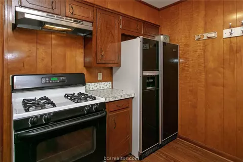 700 Dunbar Dr, Bryan, TX 77803 photo 8