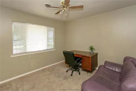 700 Dunbar Dr, Bryan, TX 77803 photo 14