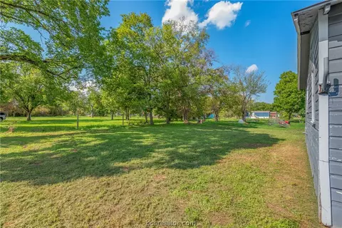 1224 Chigger, Bryan, TX 77803 photo 11