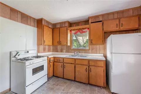 1224 Chigger, Bryan, TX 77803 photo 6