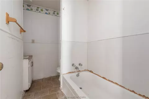 1224 Chigger, Bryan, TX 77803 photo 8