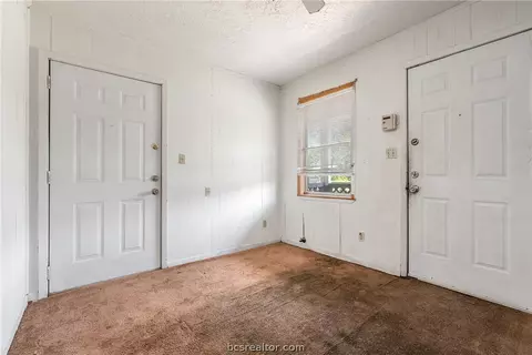 1224 Chigger, Bryan, TX 77803 photo 4