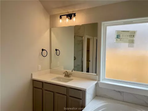 2911 Goldberg Dr, Bryan, TX 77808 photo 9