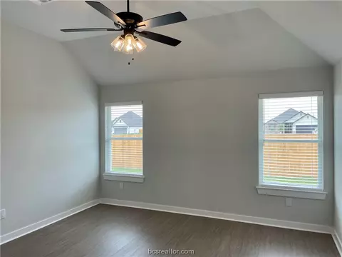 2911 Goldberg Dr, Bryan, TX 77808 photo 6
