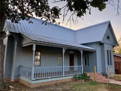 109 S Beech St, Calvert, TX 77837 photo 3