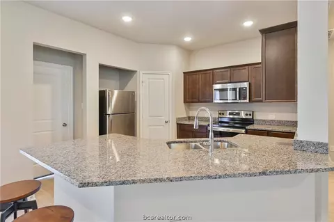 3726 Mckenzie St, Bryan, TX 77803 photo 3