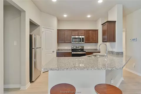 3726 Mckenzie St, Bryan, TX 77803 photo 4