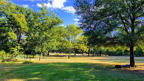 8946 S Tidwell Prairie Rd, Calvert, TX 77837