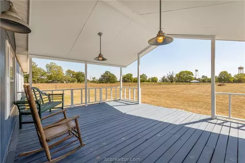 320 E Gause Blvd, Gause, TX 77857 photo 2