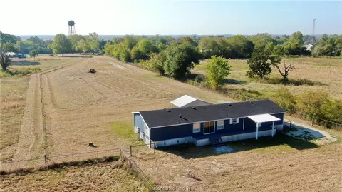320 E Gause Blvd, Gause, TX 77857 photo 6