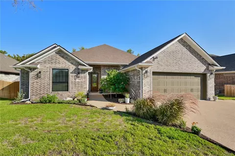 3002 Embers Loop, Bryan, TX 77808 photo 2