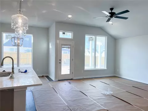 3185 Tarleton Ct, Bryan, TX 77808 photo 5