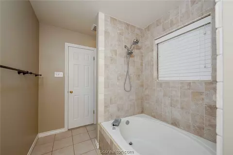 5712 Timberton Dr, Bryan, TX 77802 photo 8