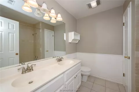 5712 Timberton Dr, Bryan, TX 77802 photo 10