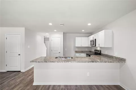 6002 Crest Bridge Ct, Bryan, TX 77807 photo 7