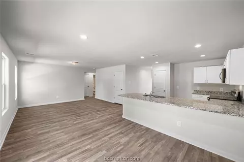 6002 Crest Bridge Ct, Bryan, TX 77807 photo 8