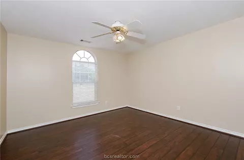 218 Rustic Oaks Dr, Bryan, TX 77808 photo 20