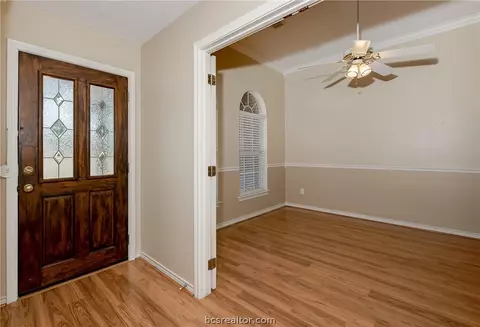 218 Rustic Oaks Dr, Bryan, TX 77808 photo 5