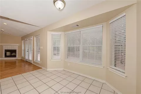 218 Rustic Oaks Dr, Bryan, TX 77808 photo 12
