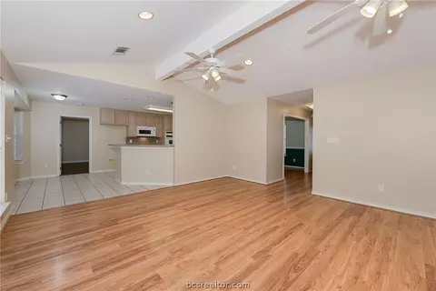 218 Rustic Oaks Dr, Bryan, TX 77808 photo 10
