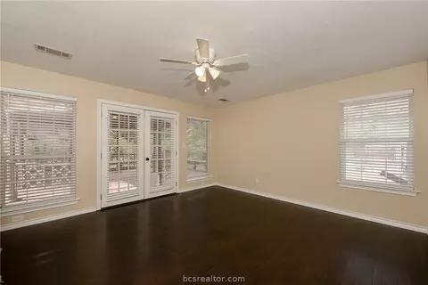 218 Rustic Oaks Dr, Bryan, TX 77808 photo 17