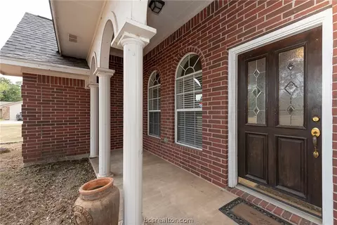 218 Rustic Oaks Dr, Bryan, TX 77808 photo 4