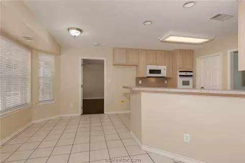 218 Rustic Oaks Dr, Bryan, TX 77808 photo 16