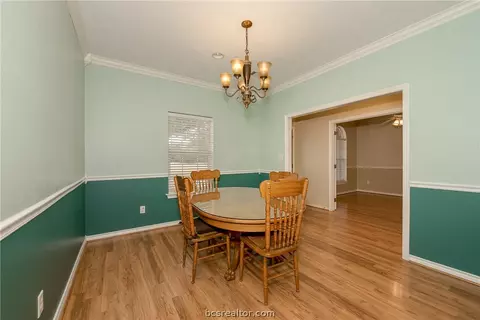 218 Rustic Oaks Dr, Bryan, TX 77808 photo 7