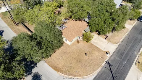 214 Ehlinger Dr, Bryan, TX 77801 photo 4