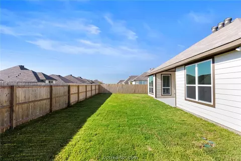 1923 Viva Rd, Bryan, TX 77807 photo 6