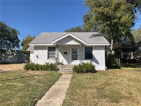 1021 Baker St, Bryan, TX 77803 photo 1