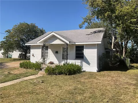 1021 Baker St, Bryan, TX 77803 photo 4