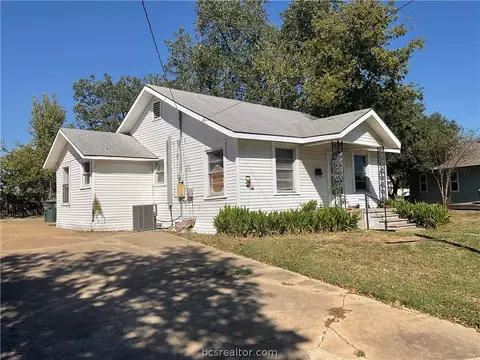 1021 Baker St, Bryan, TX 77803 photo 5