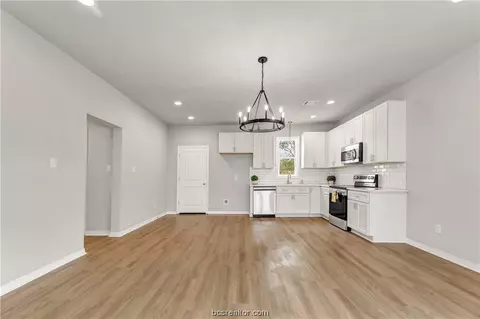 1400 E 21st St, Bryan, TX 77803 photo 2