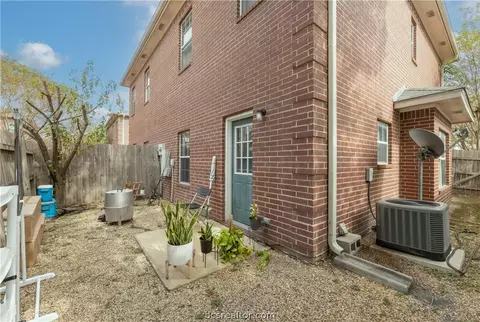 2427 Berger Dr, Bryan, TX 77802 photo 29