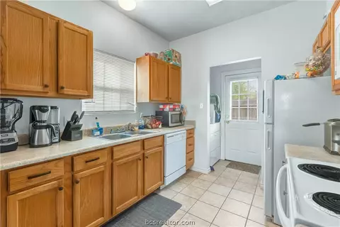 2427 Berger Dr, Bryan, TX 77802 photo 21